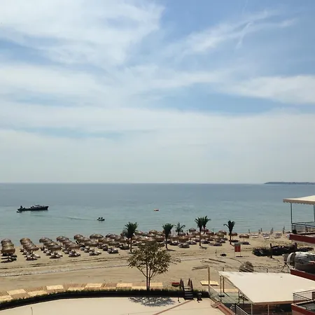 天堂豪华公寓 *