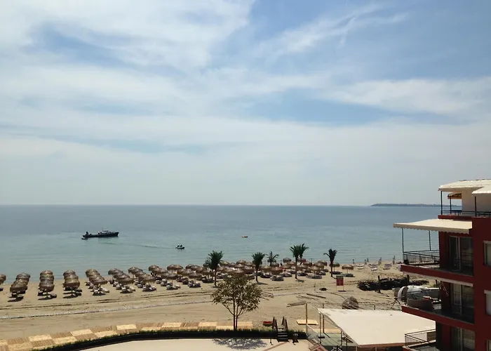 天堂豪华公寓 *